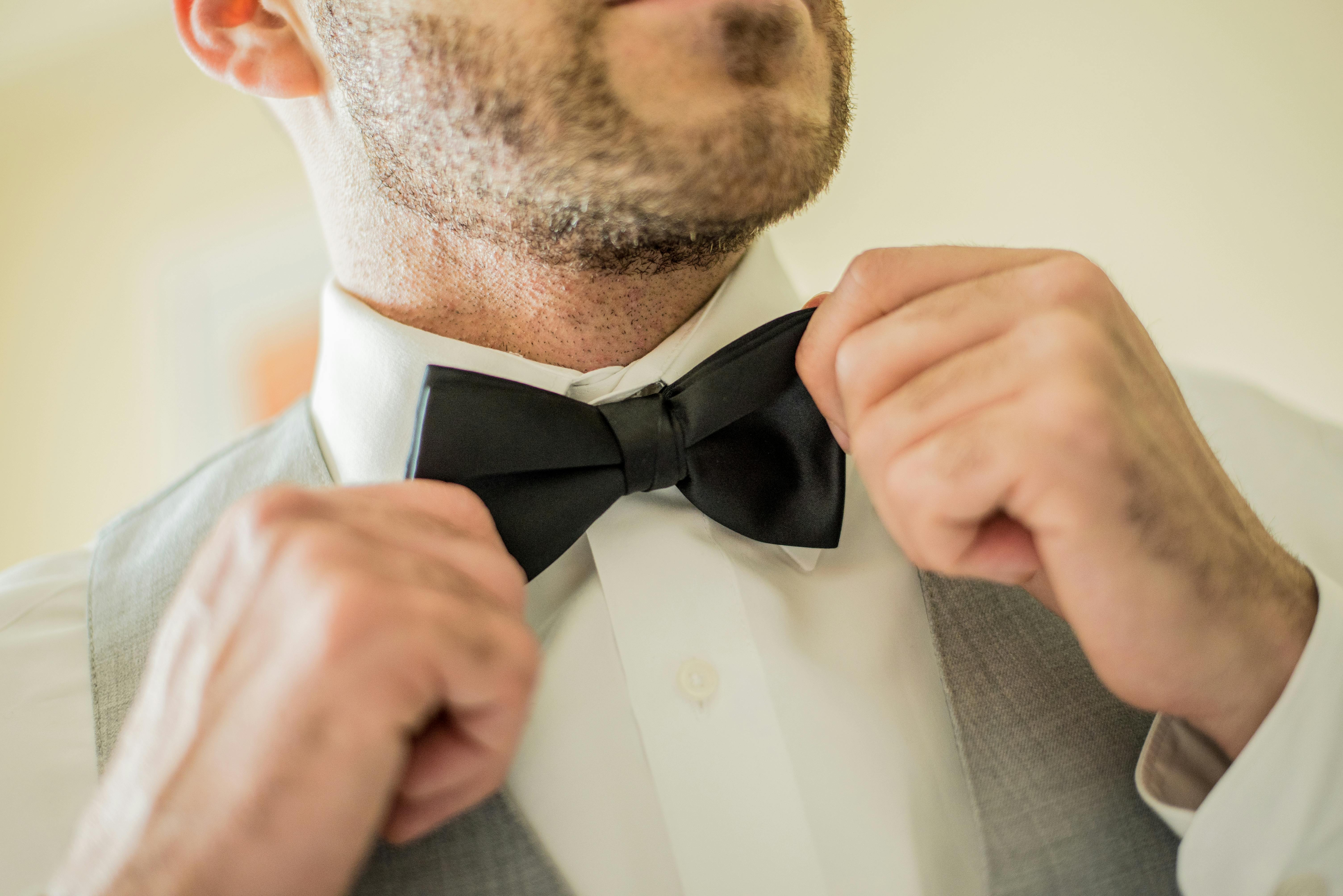 Bow Tie or Necktie? The Groom’s Ultimate Guide